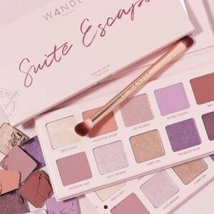 💕4/$40  Wander Beauty Suite Escape Palette